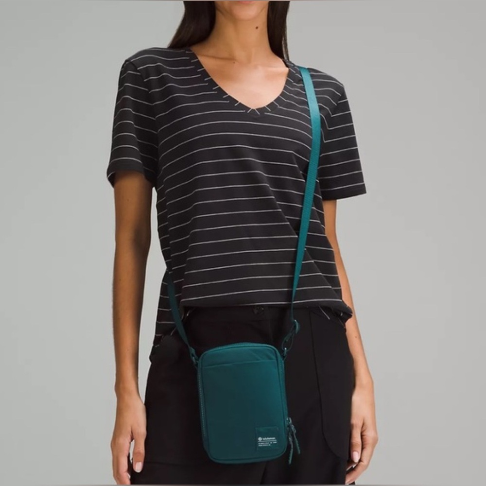 NWT Lululemon Easy Access Crossbody | Storm Teal/white